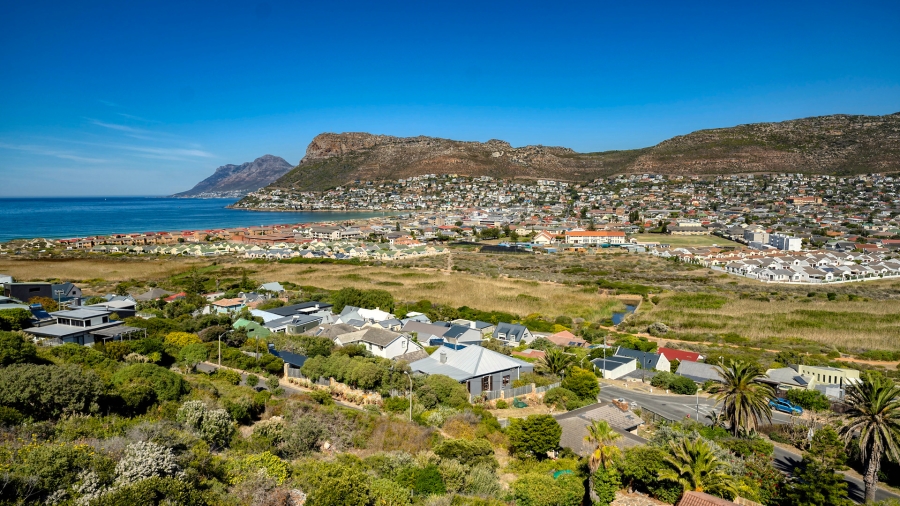 5 Bedroom Property for Sale in Clovelly Western Cape